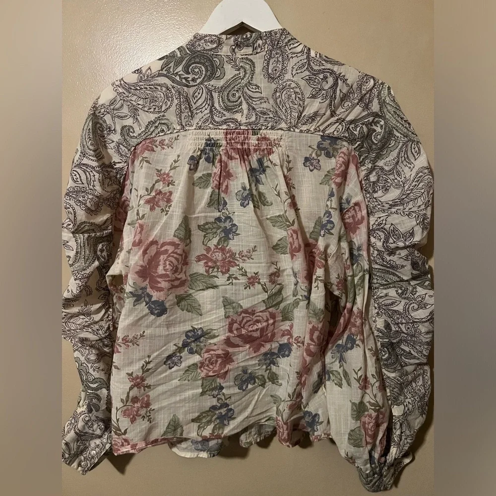 Free people Floral Paisley Women's Top bohemian Victorian unique puff small chic